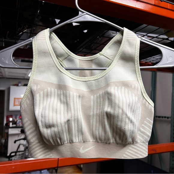 Nike Flynit Sports Bra Green Size Medium - Picture 2 of 6